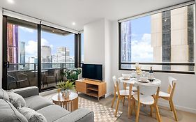 Skyline Cbd Retreat - Pool & Stunning Views